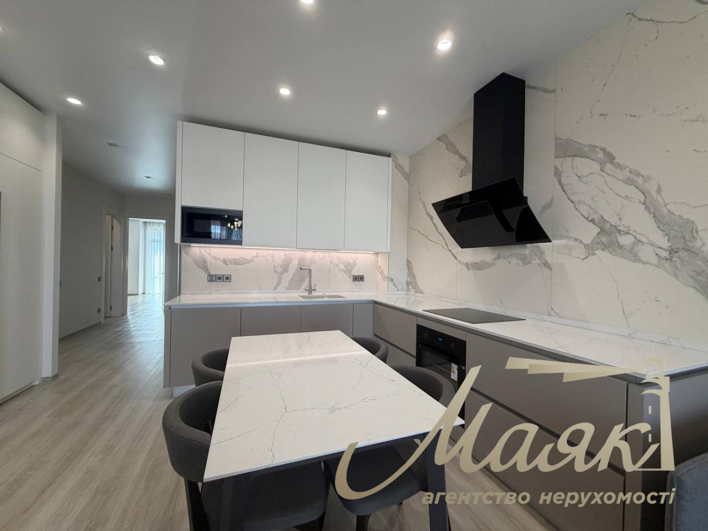 4-room apartment for rent in the Atlantic Residences complex, 118 Antonovycha St., Downtown.