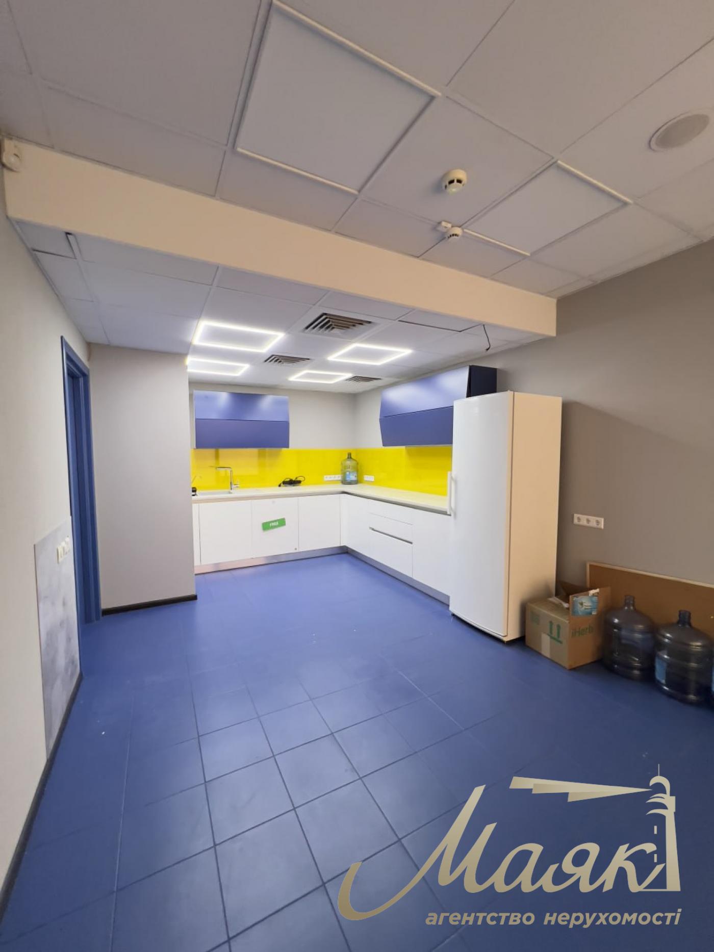 Оренда офісу 650м2 в БЦ Панорама по вул.Велика Житомирська 20, Золоті Ворота.