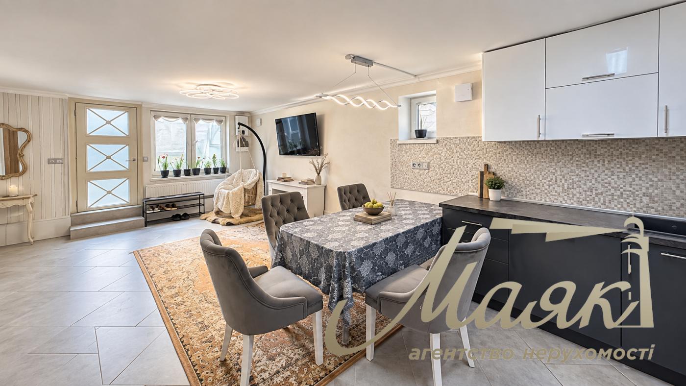 Продажа дома 150 м², 7 соток, 2 спальни, гостевая комната, автономное отопление, с. Подгорци/Романков, Киевская область, Обуховское направление.