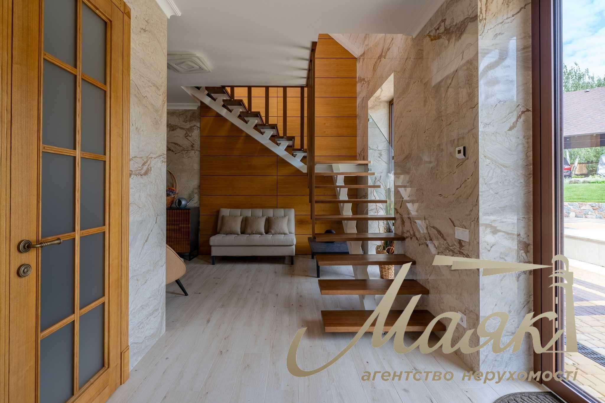 Продаж будинку/сімейної садиби площею 450 м² (2 будинки загальною площею 580 м²), земельна ділянка площею 30 соток, Чапраївка/Віта Литовська, м. Київ, Голосіївський район, 15 хвилин від станції метро «Видубичі»