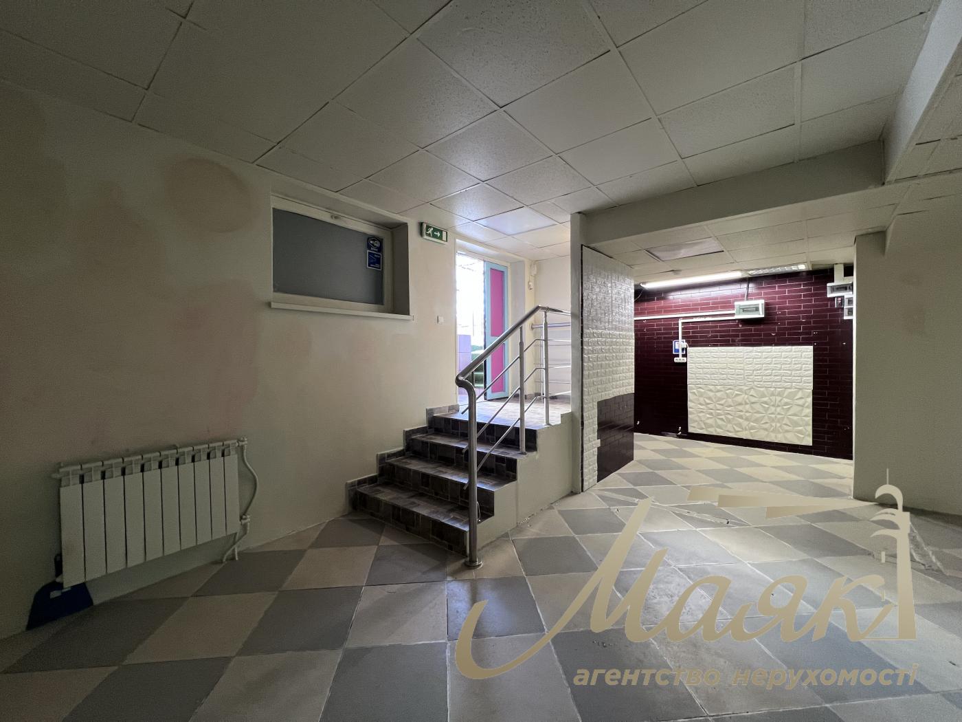 Оренда фасадного приміщення 156м2, Шота Руставелі 15.