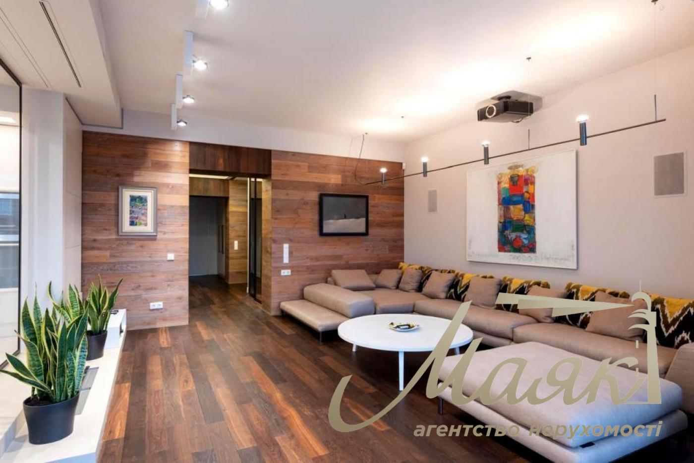 Аренда 3-комнатной квартиры в центре, пер. Виноградный