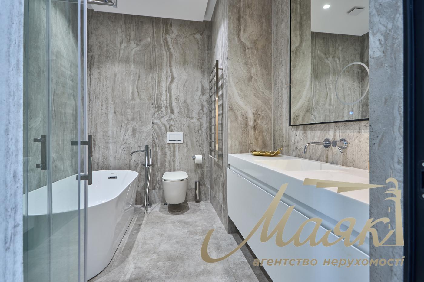 Rent 5-room apartment LCD Novopecherskie Lipki, Verkhoglyada street (Dragomirov)