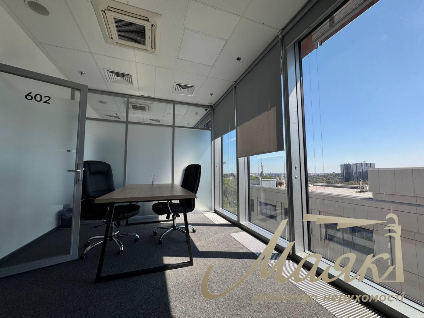 Office space for rent: 972 m² in the business center at 15 Leipzigskaya St., Pechersky District.