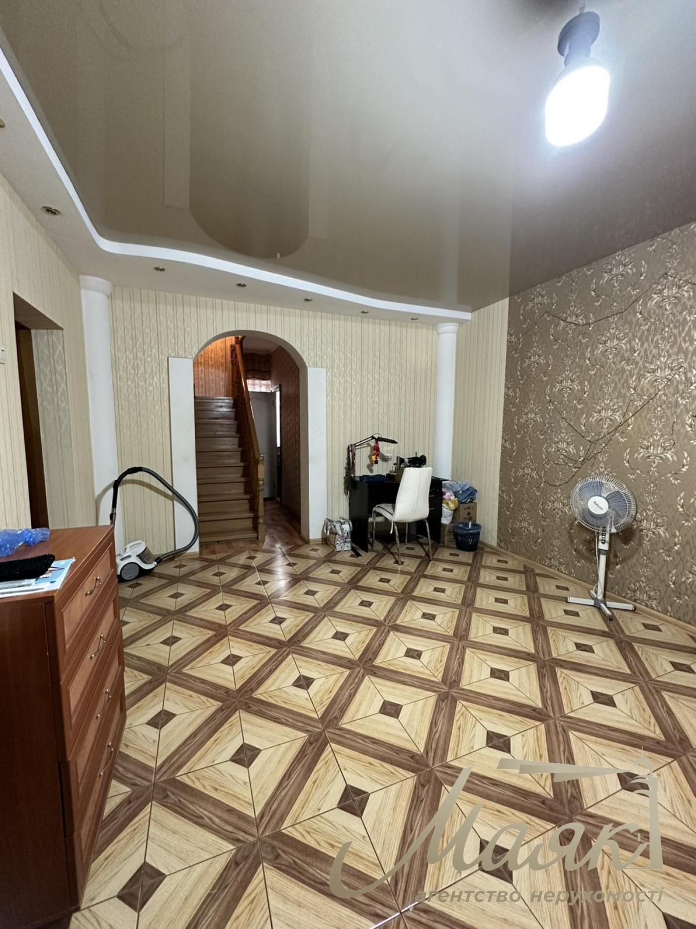Продаж 2 поверхового будинку Бородинський мк-рн