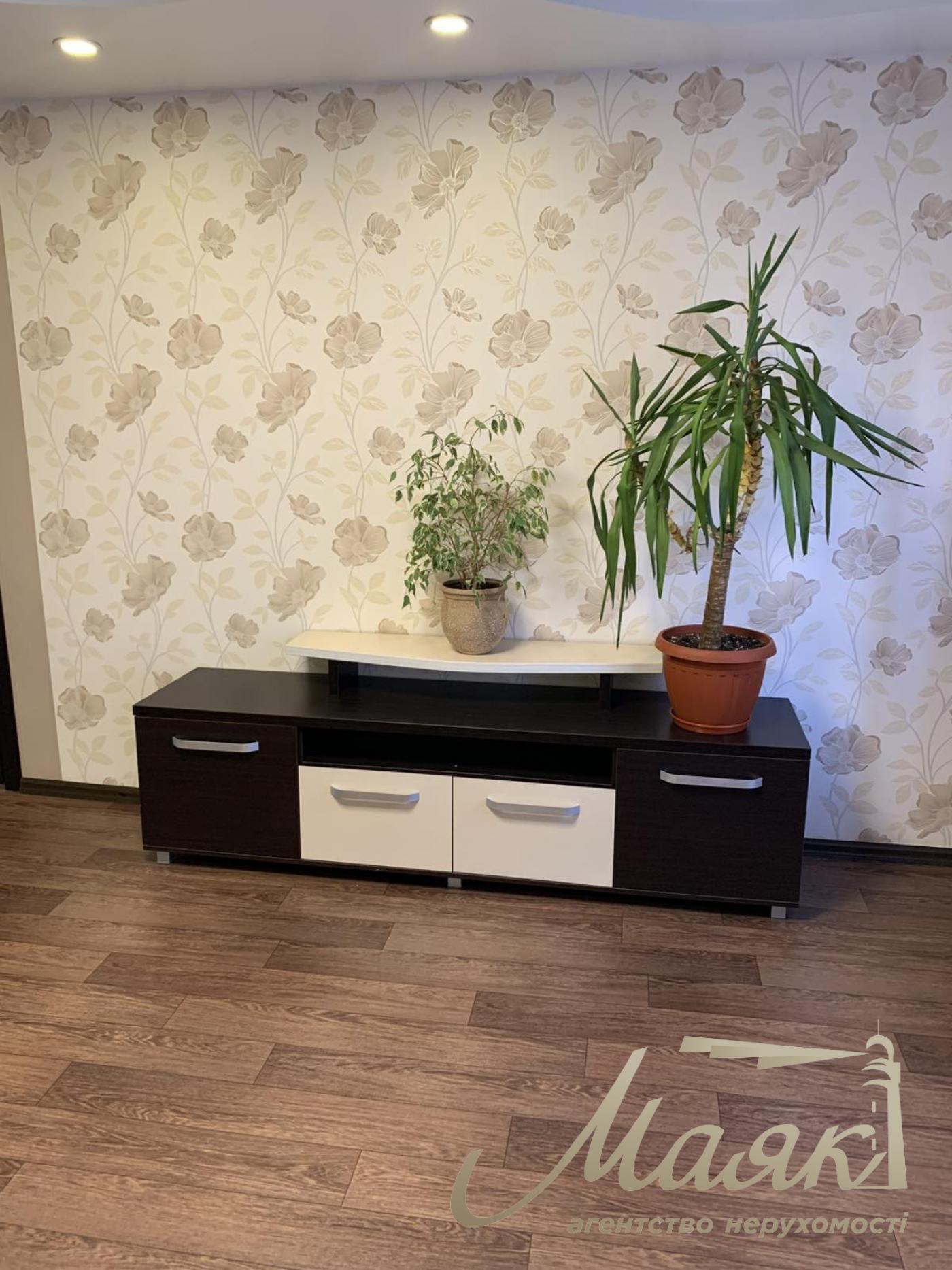Продаж 3 кімнатної квартири Хортицький мк-рн