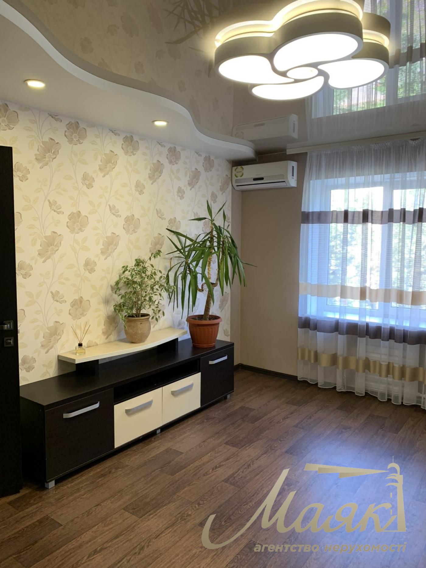 Продаж 3 кімнатної квартири Хортицький мк-рн