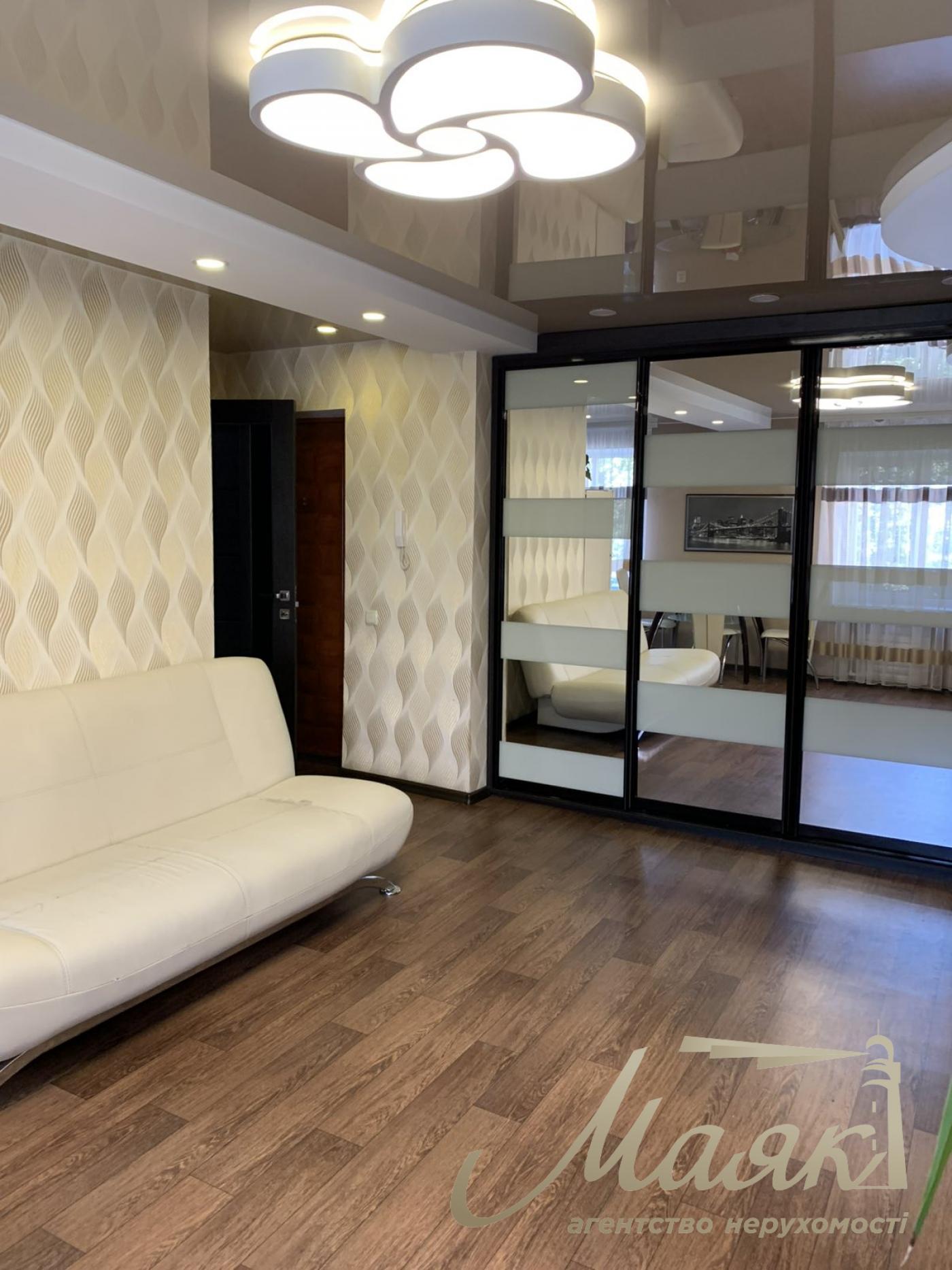 Продаж 3 кімнатної квартири Хортицький мк-рн