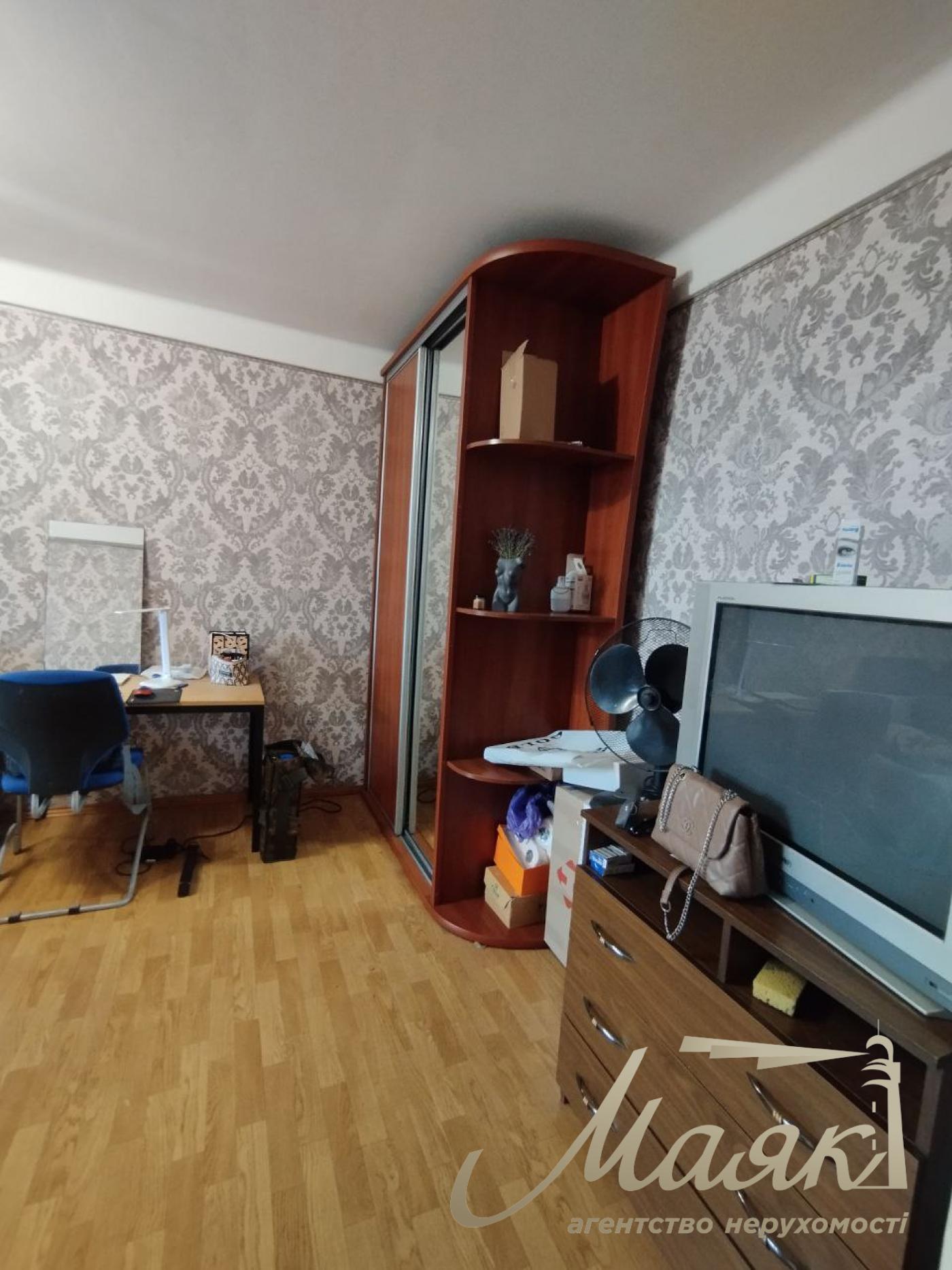 Продаж 2к квартири вул. Кутузова ( 1 Шевченківський) 