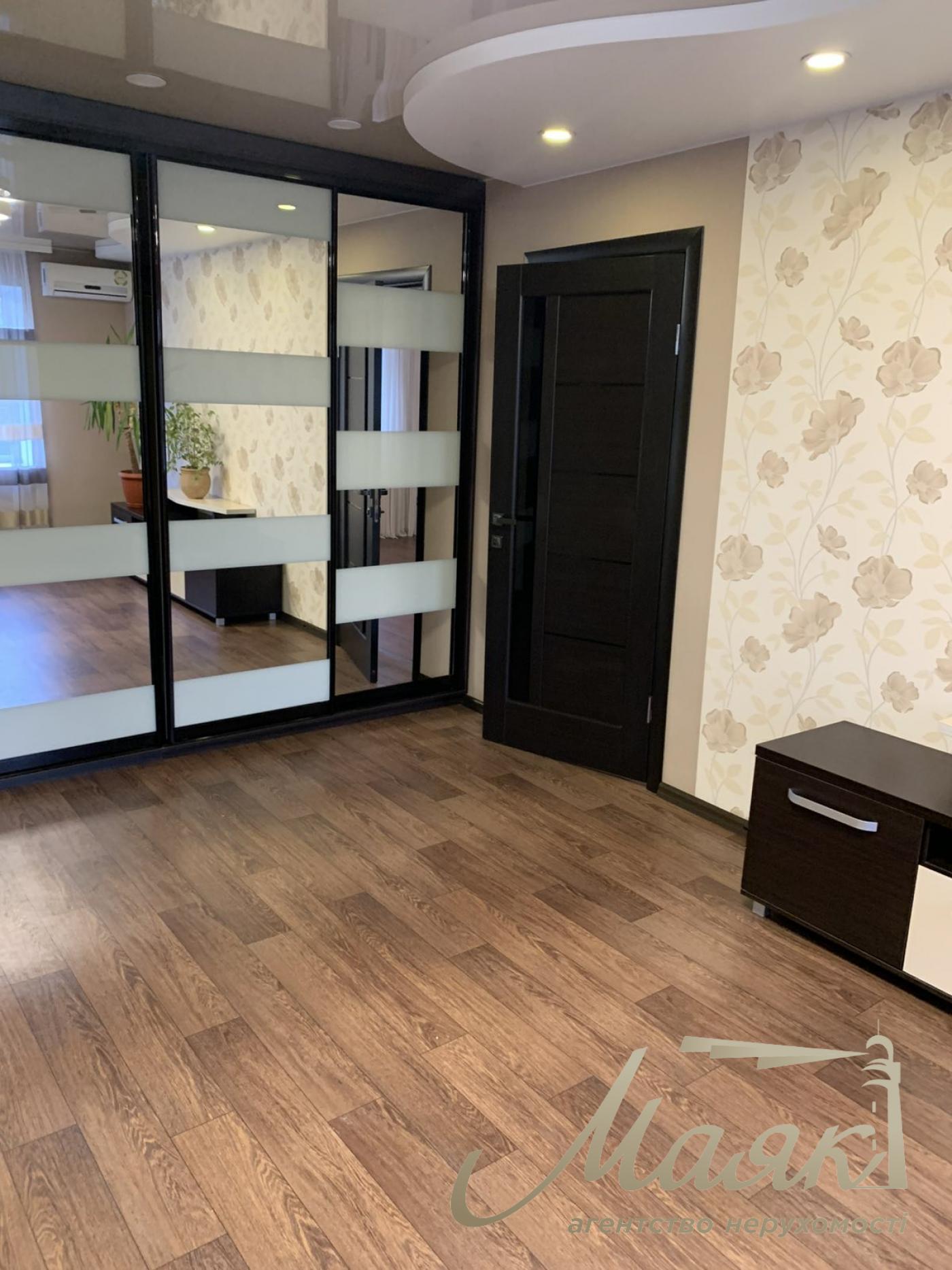 Продаж 3 кімнатної квартири Хортицький мк-рн