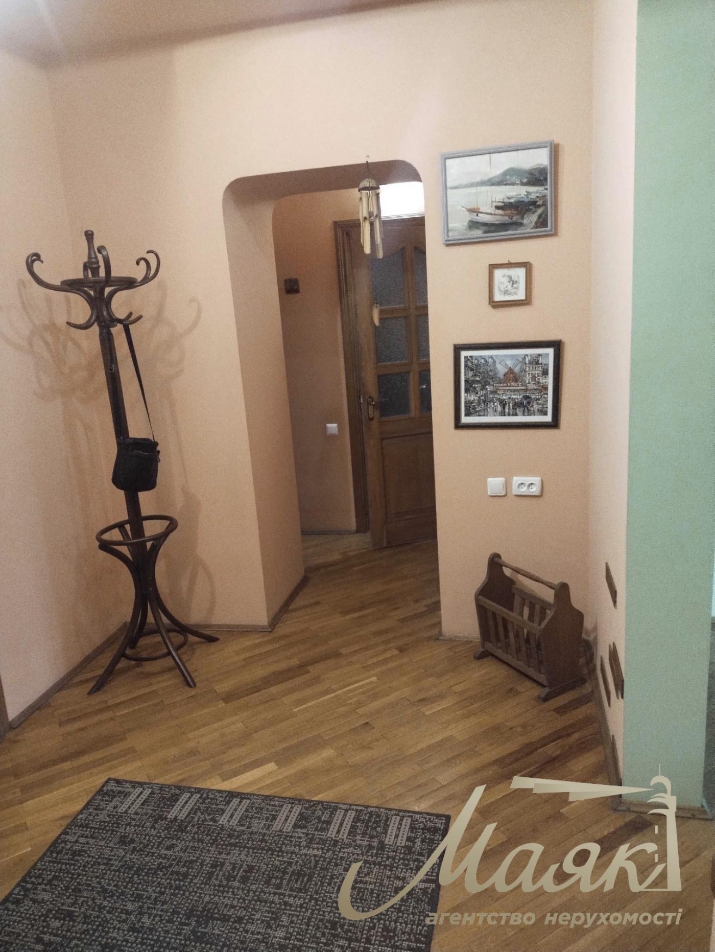3 кімн. квартира по вул.Незалежної України, 4/5