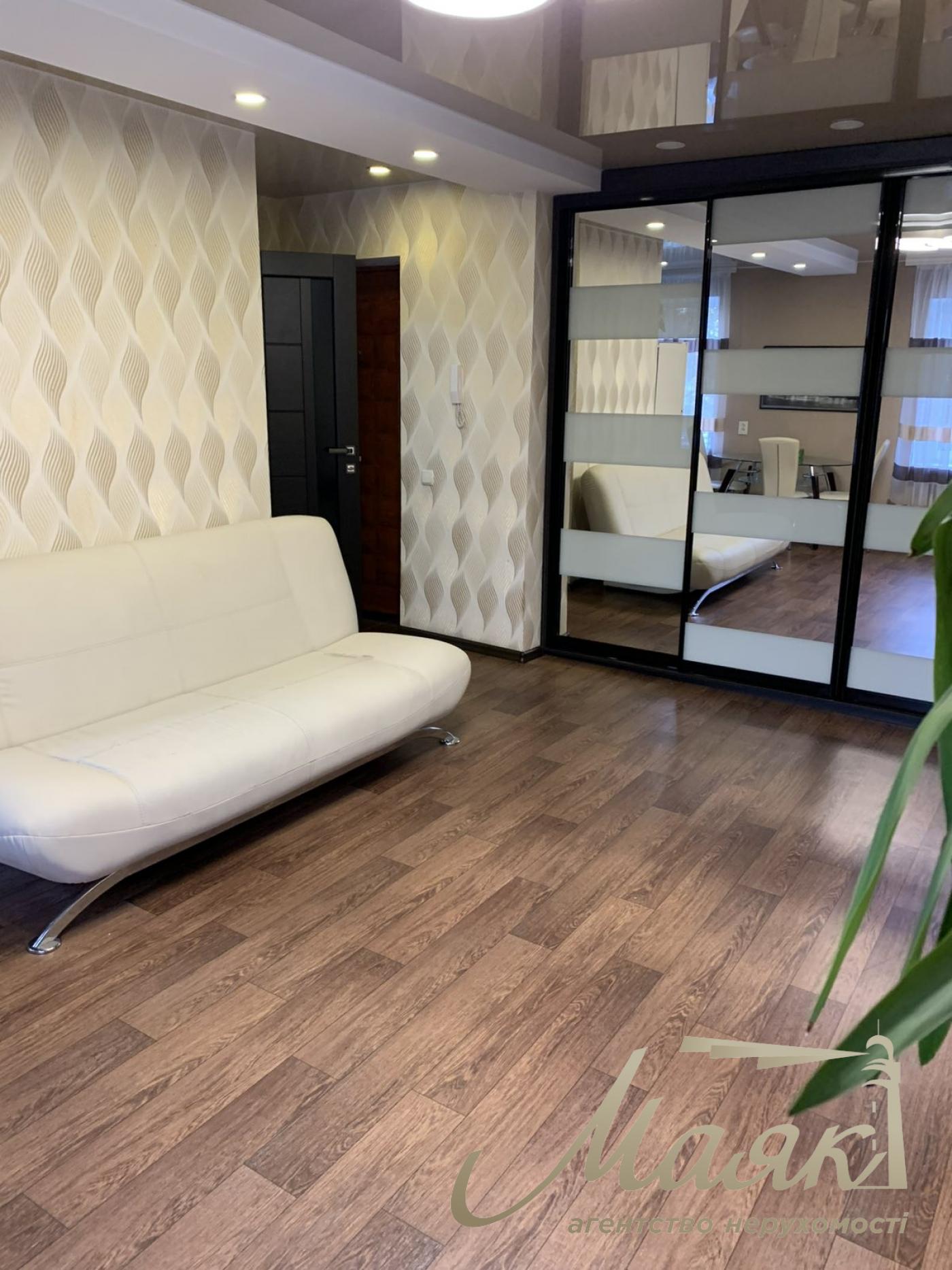 Продаж 3 кімнатної квартири Хортицький мк-рн