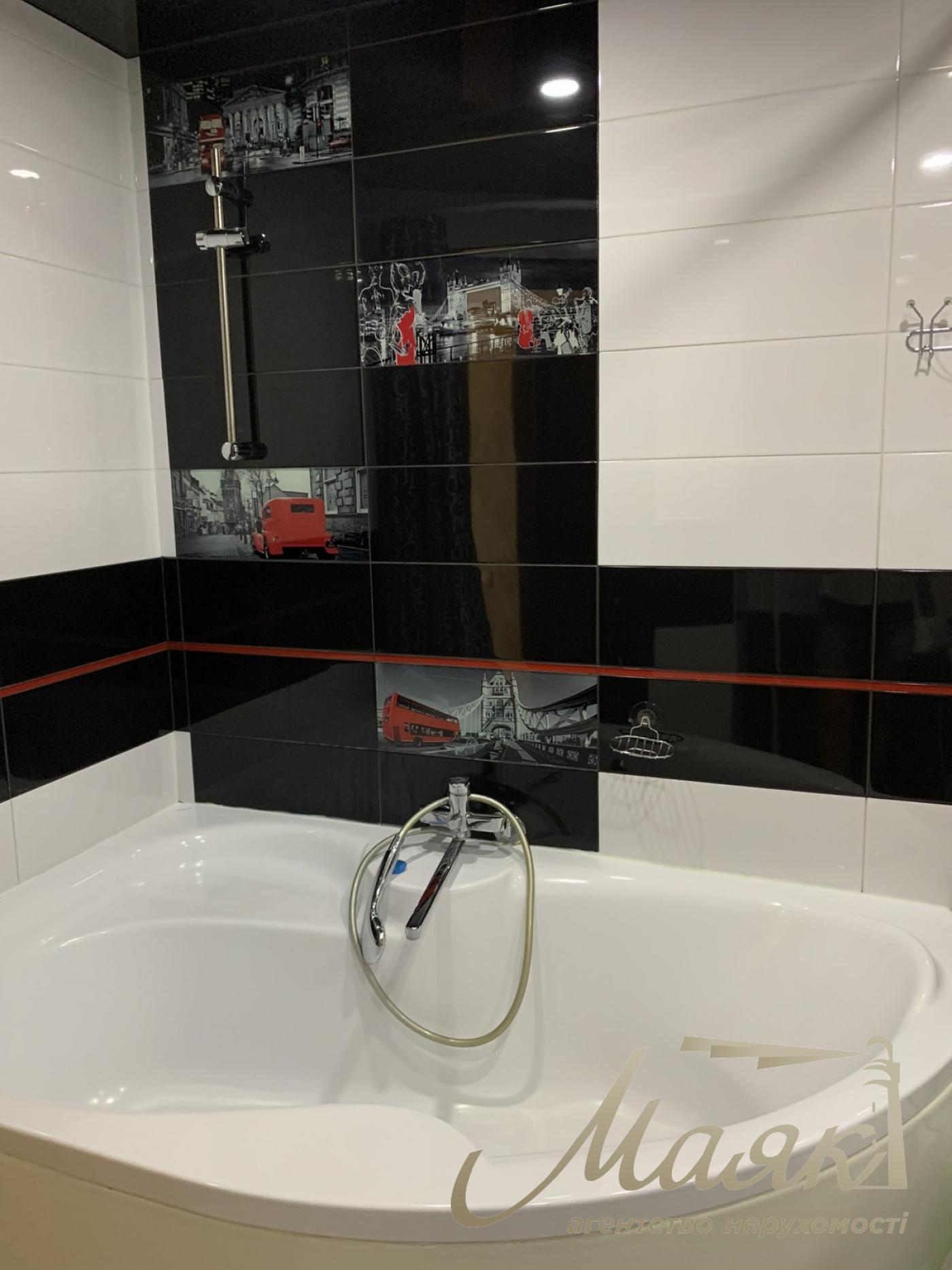 Продаж 3 кімнатної квартири Хортицький мк-рн