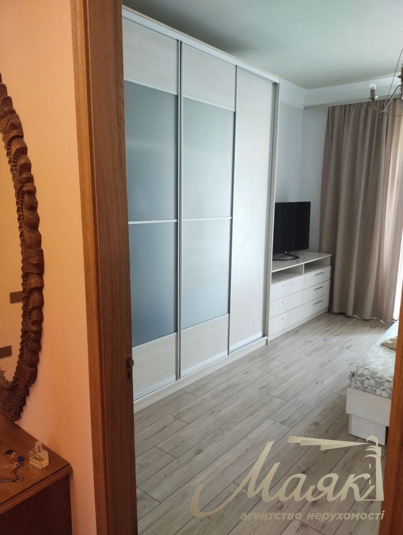 3 кімн. квартира по вул.Незалежної України, 4/5