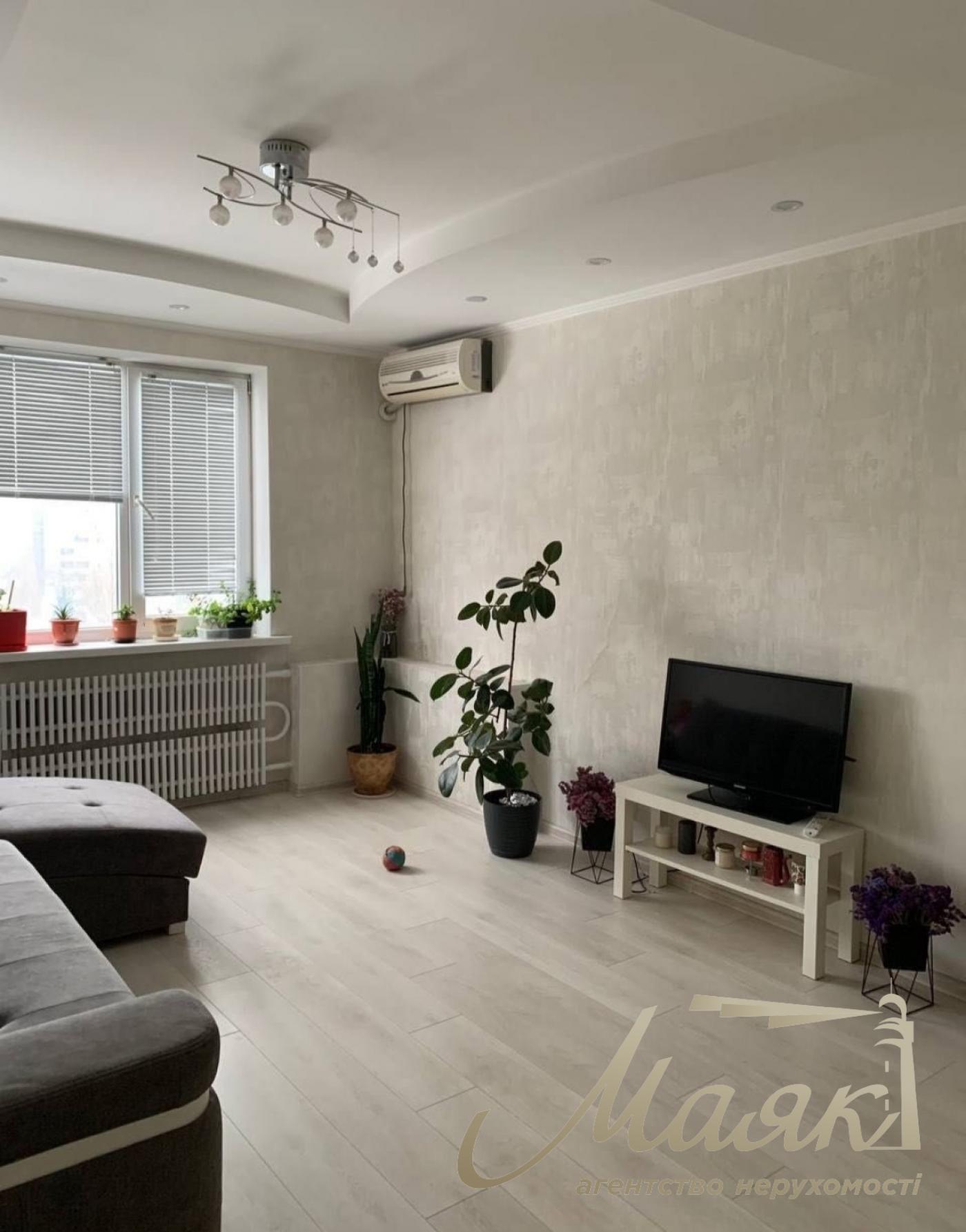 Продается 3-ком квартира, бул. Строителей