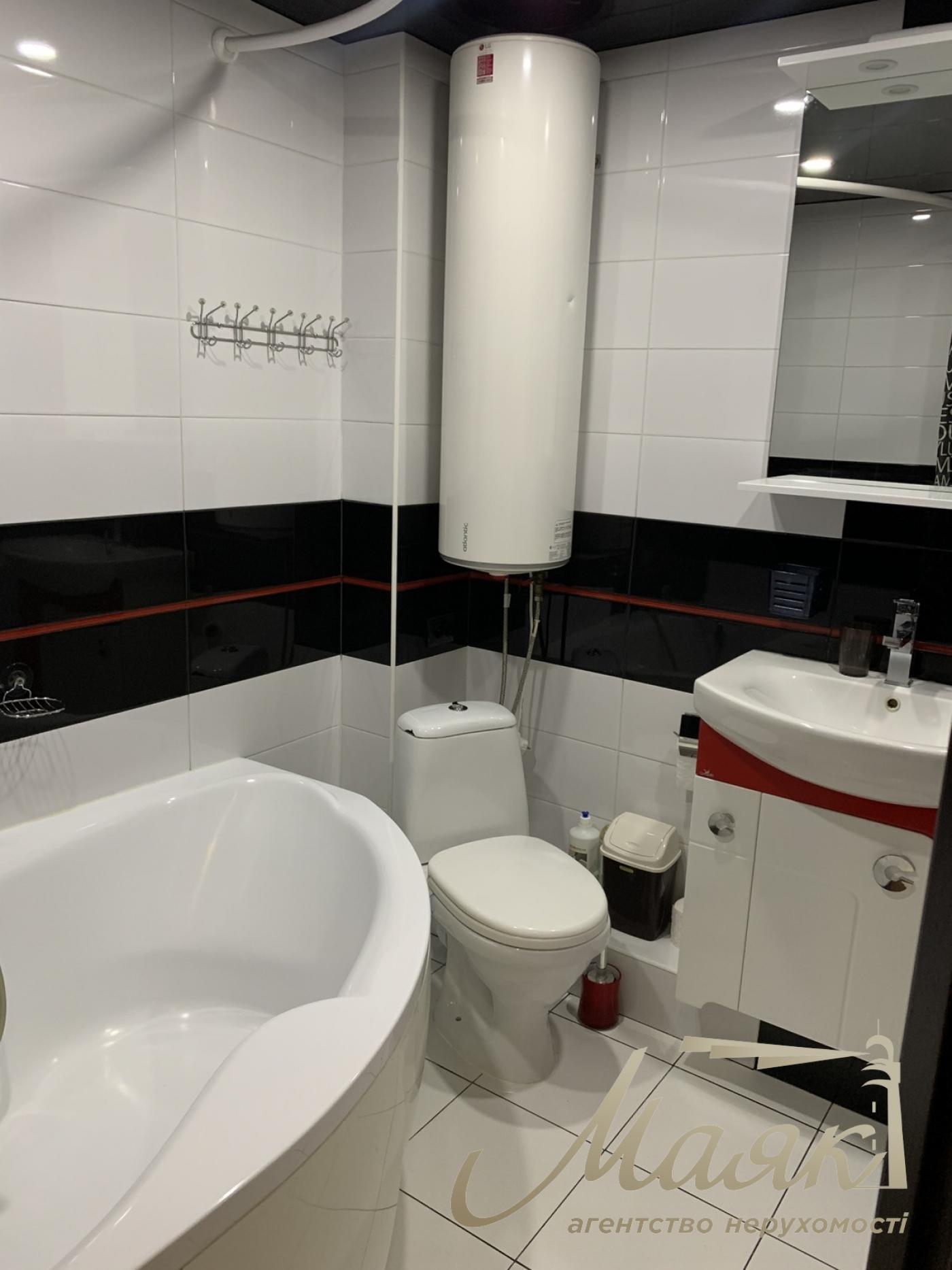 Продаж 3 кімнатної квартири Хортицький мк-рн