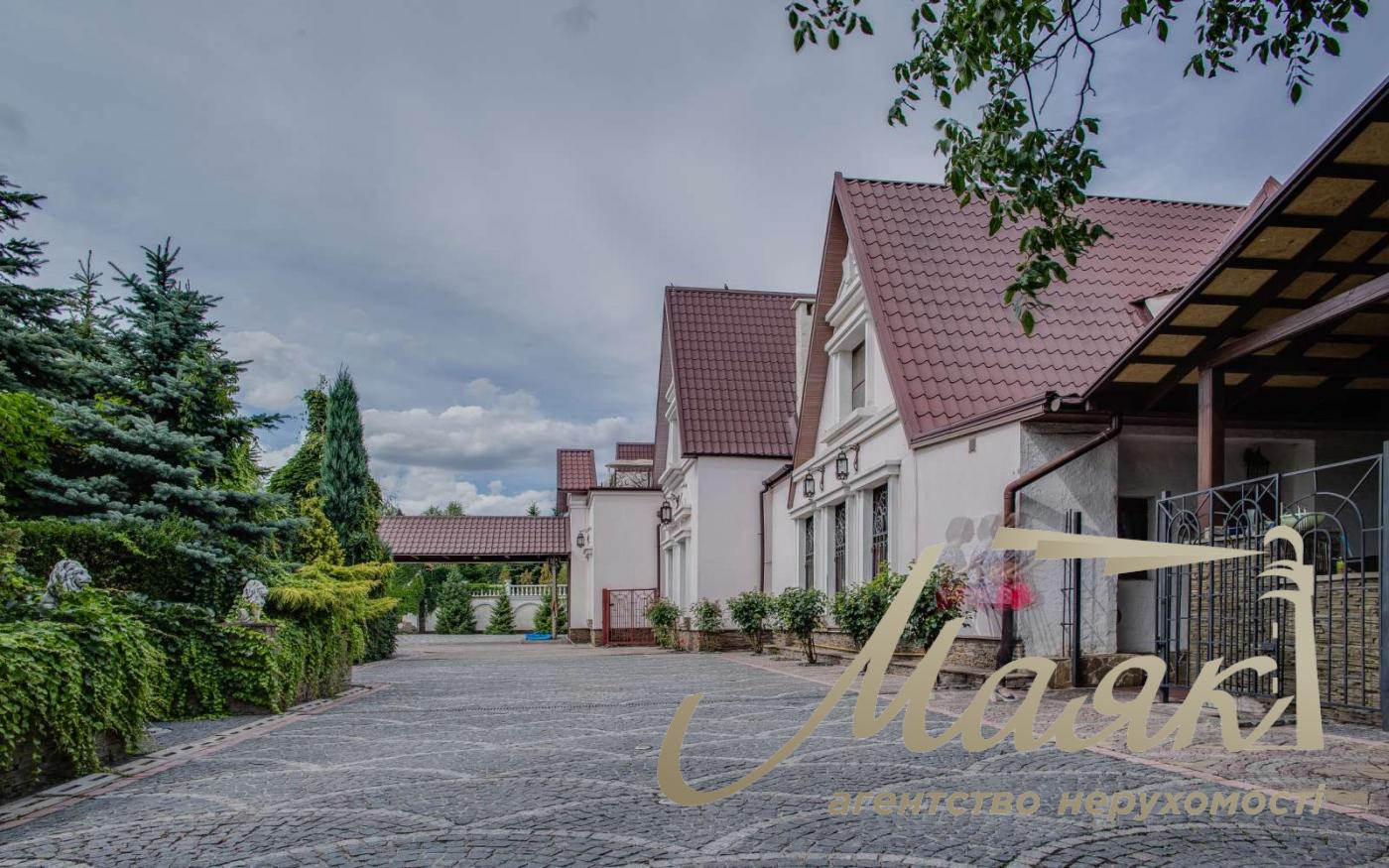 Продаж заміської віли