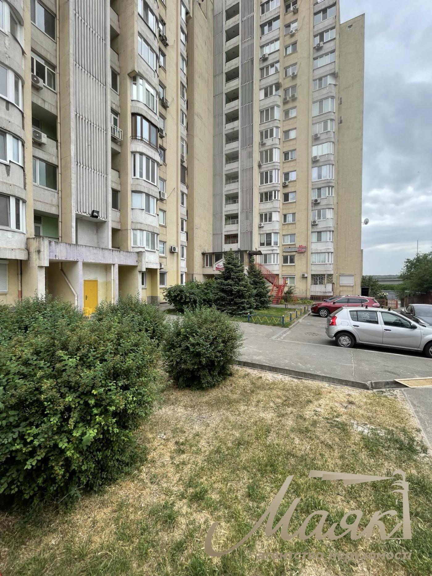 Продаж затишної 3 кімн.квартири вул.Героїв Крут