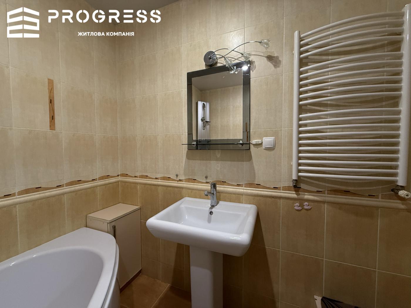 Sale of a 2-room apartment on Vovchynetska/Hirka street - 23