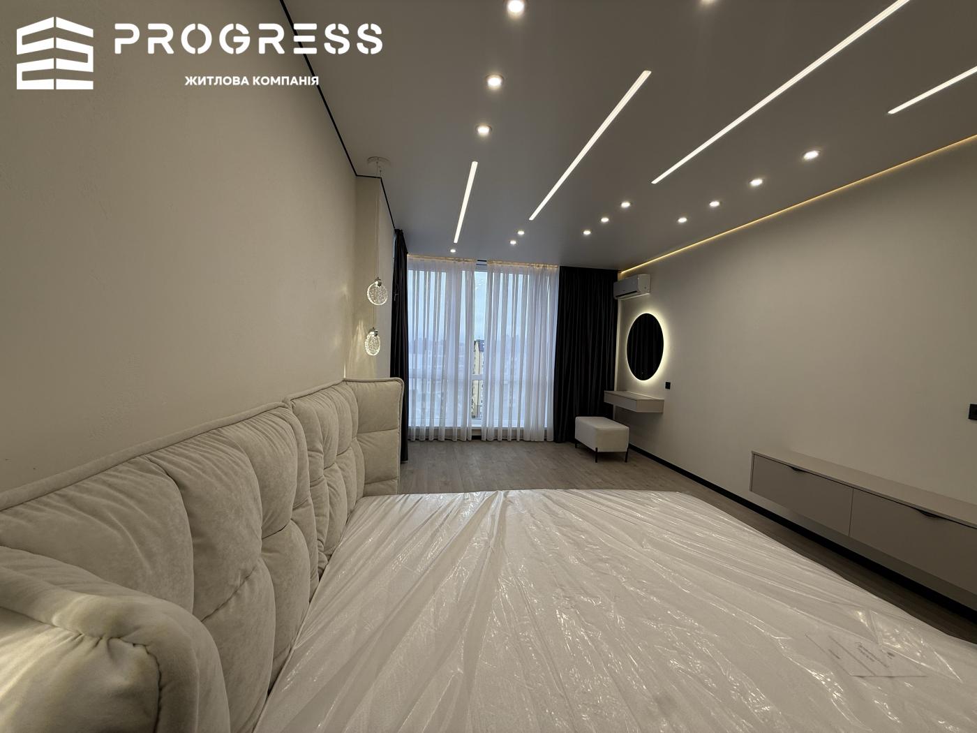 Sale of a 3-room apartment in the Manhattan business-class residential complex - 26