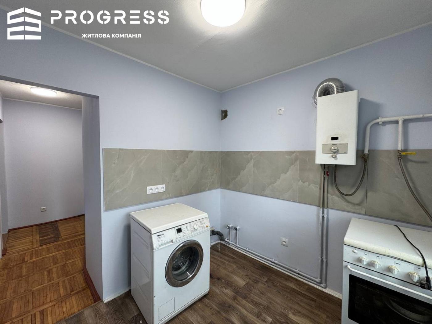 Продаж 2-кімнатної квартири в центрі міста біля озера - 2