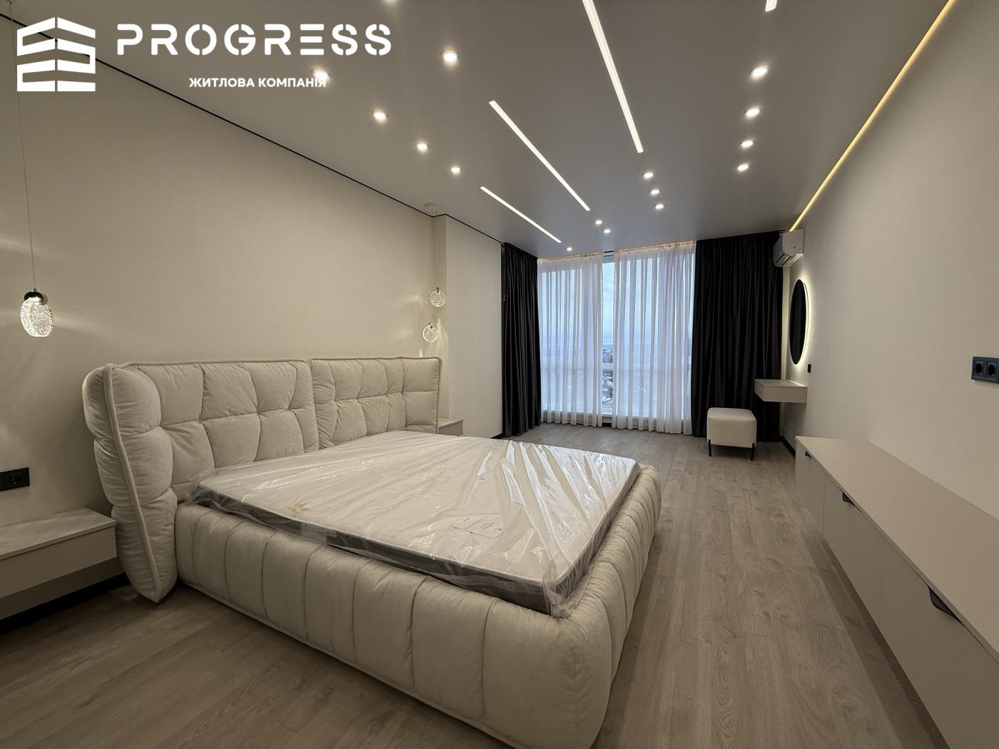Sale of a 3-room apartment in the Manhattan business-class residential complex - 23