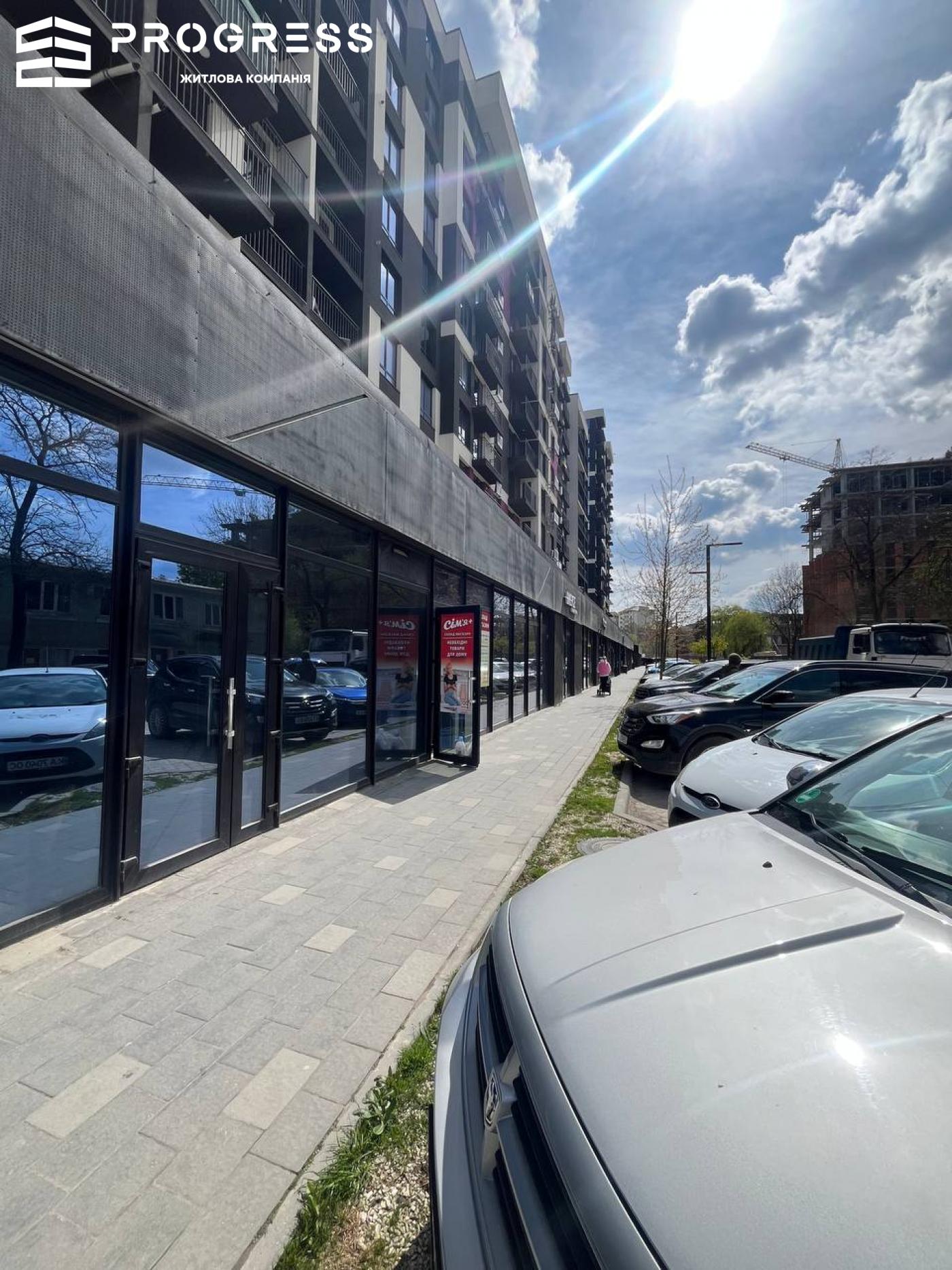 Оренда фасадного приміщення в ЖК Family plaza!