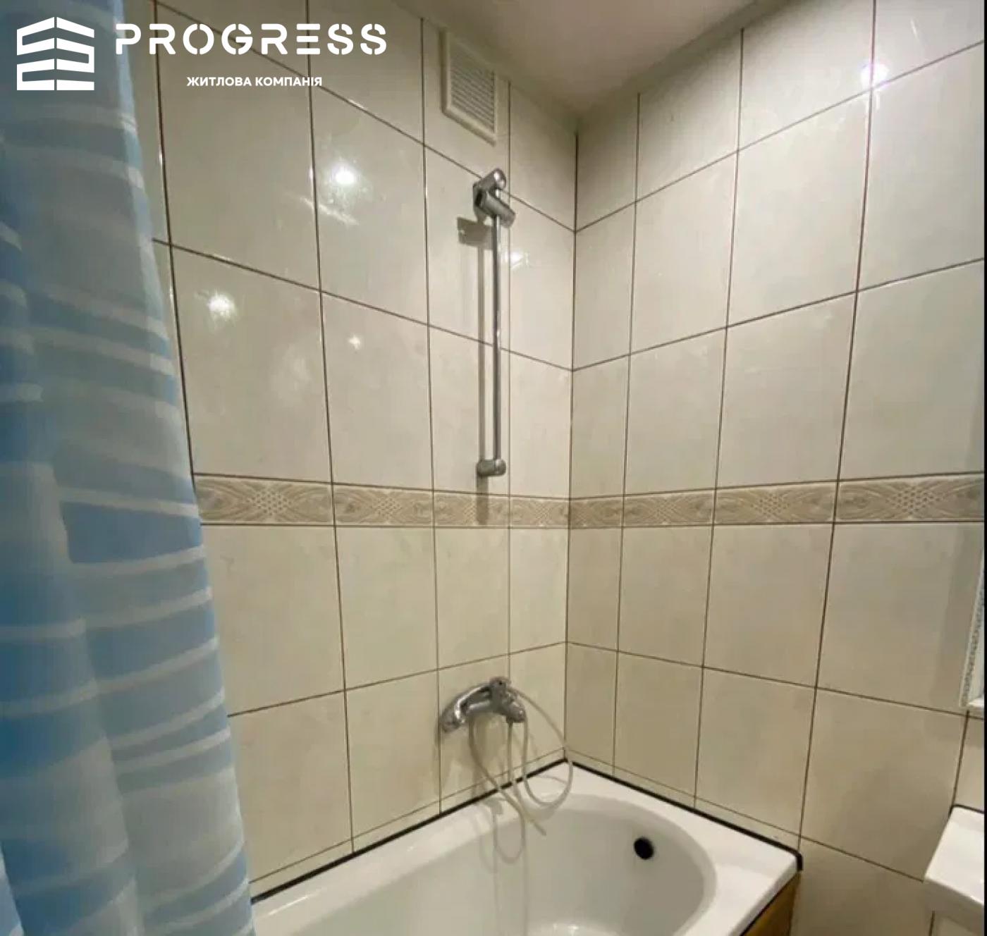 2-room apartment in the city center, Konovalets Street - 6
