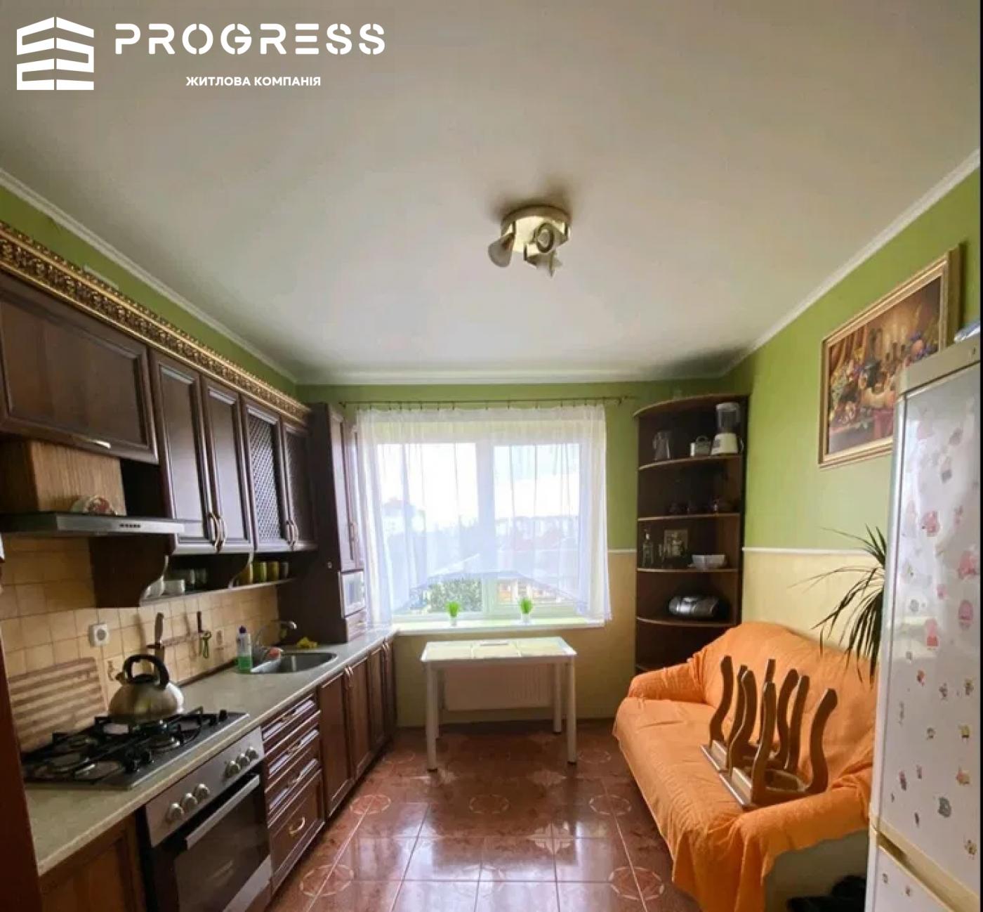 2-кім МЖК в Центрі вул Коновальця - 1