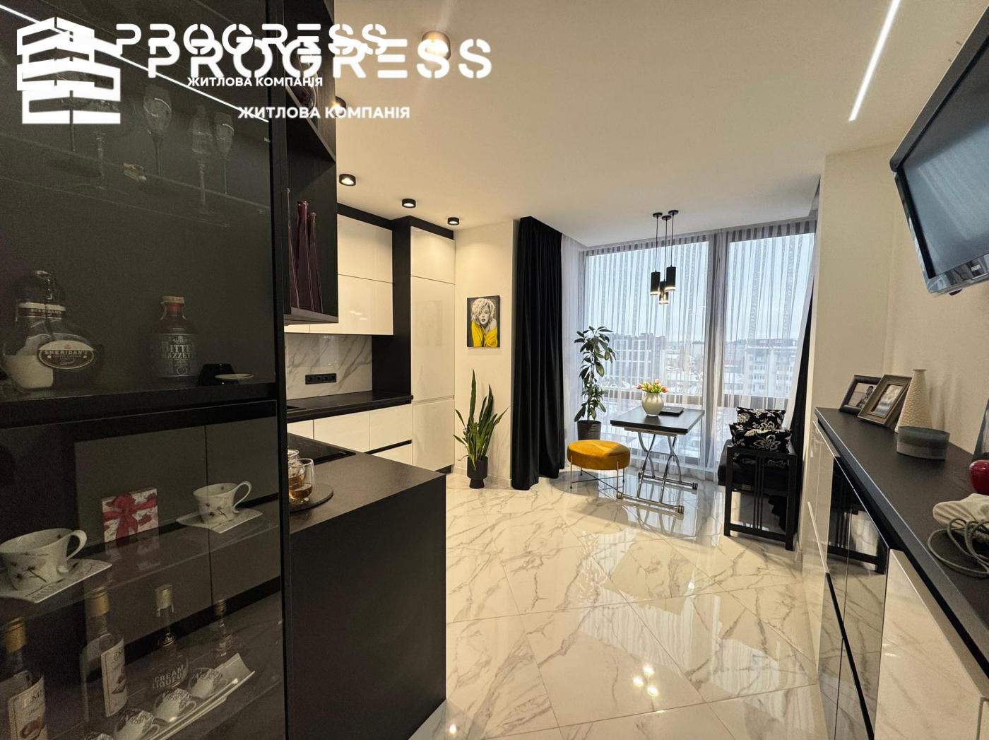 For sale / Apartment / Roman Levytskyi Street / Lankavskoho Street, Center, Ivano-Frankivsk - 2