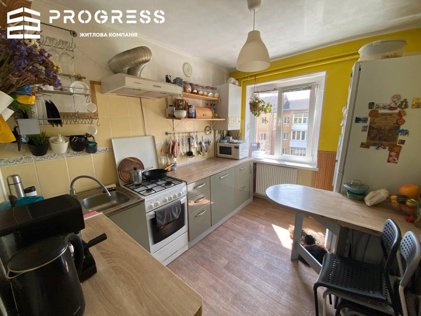 Sale of a 4-room apartment on Bélvedérská Street - 10
