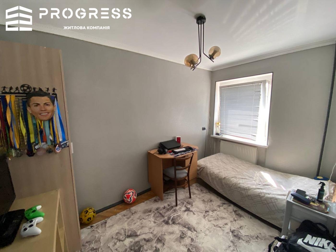 Sale of a 4-room apartment on Bélvedérská Street - 6