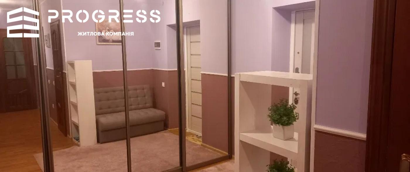 2-room apartment in the city center, Konovalets Street - 11