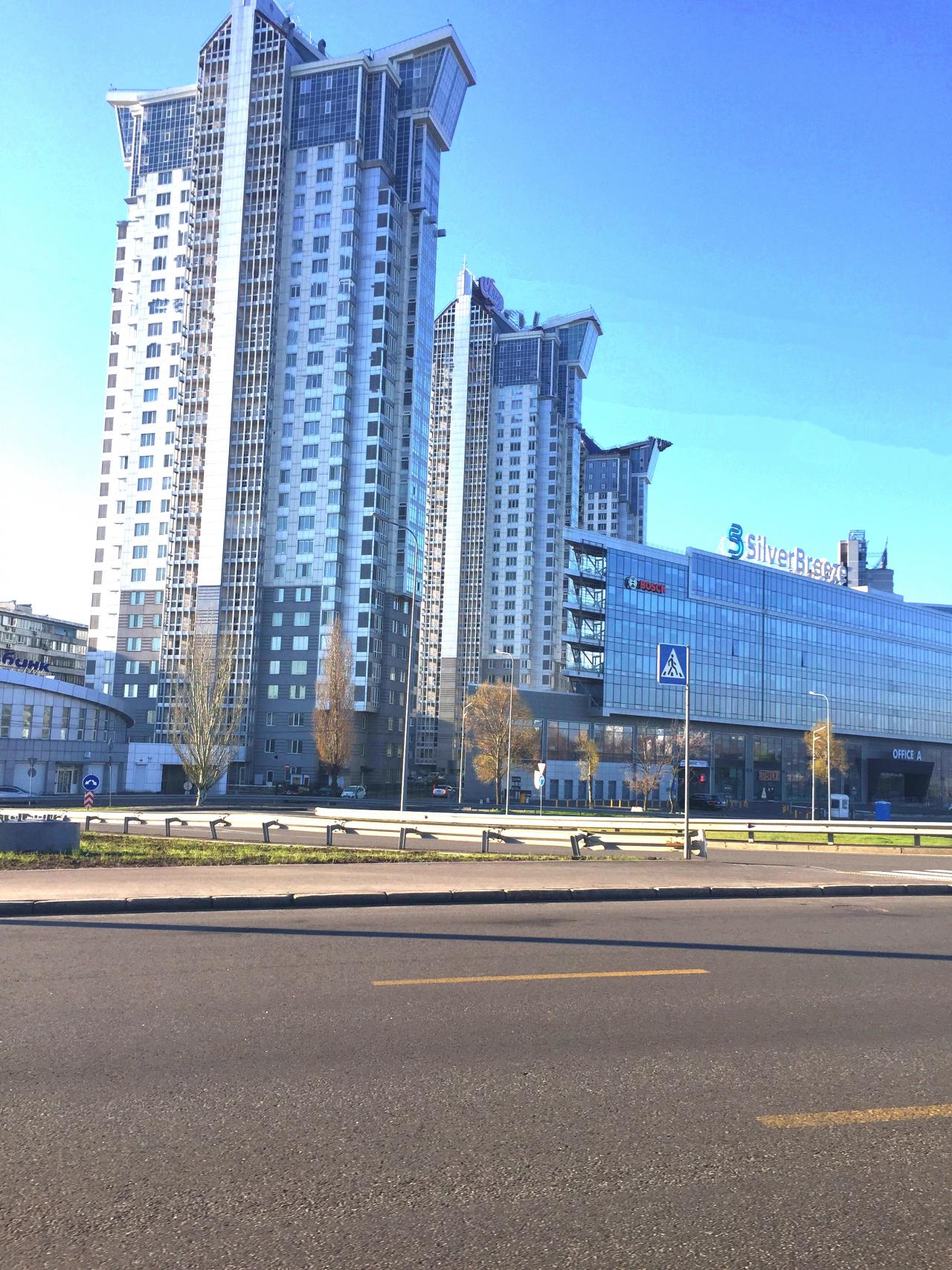 Sell 4-room apartment. Киев, Днепровская наб. , д. 1 — photo 4