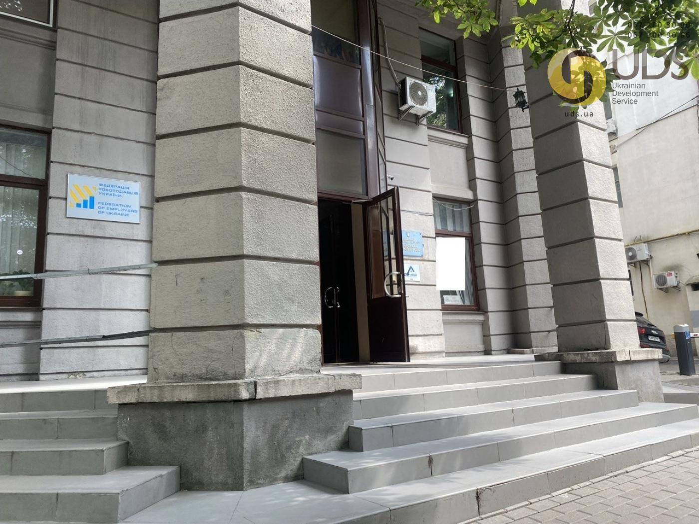  Оренда на вул.Михайла Коцюбинського 1 офіс на 23,2 м², без комісії