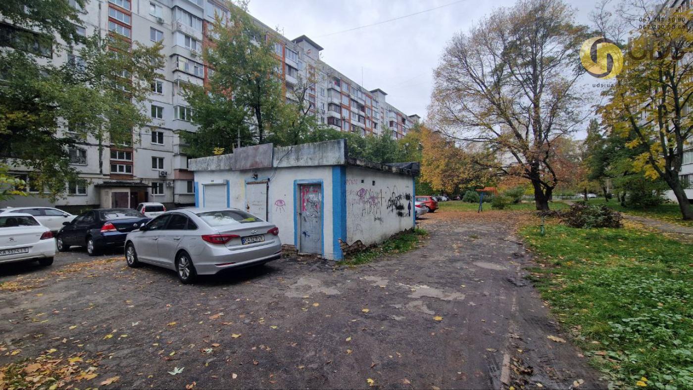 Здам на вул. Левка Лук'яненка, 1-К приміщення на 27,4 м²