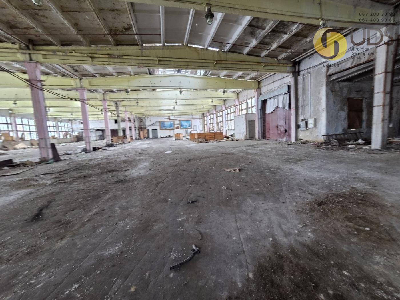 Оренда складу на вул. Фанерна, 1 на 6000,3 м², без комісії