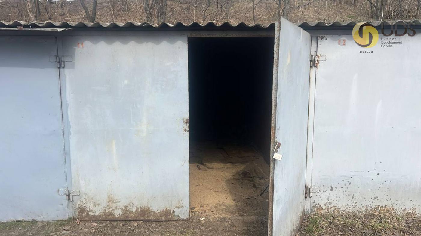 Оренда гаража, вул. Лугова, 16 на 14,3 м², від власника