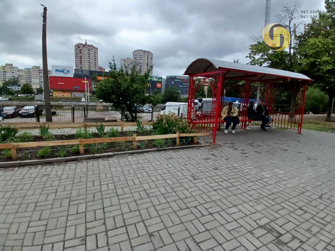  Здам на вул. Бальзака, 21/54 зупинний комплекс на 15 м², дуже вигідно