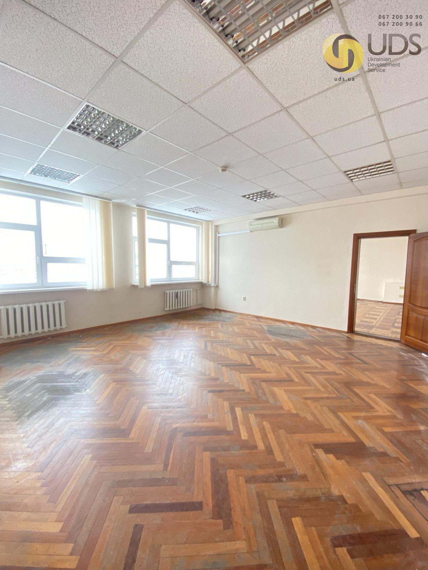 Оренда офісу на вул. Євгенія Сверстюка,23 на 31,9 м²