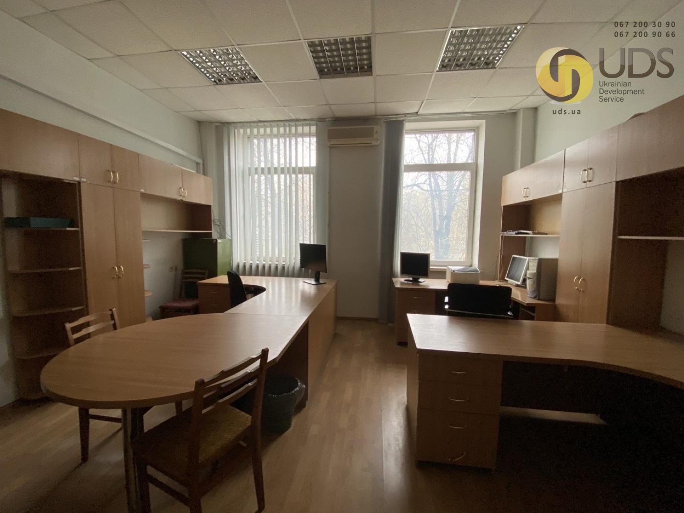 Оренда офісу на вул.Михайла Коцюбинського 1 на 71.4 м², без комісії