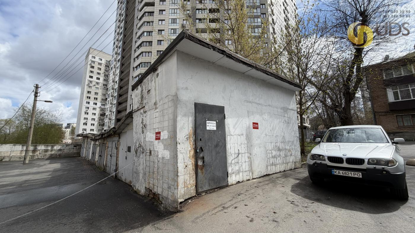 Оренда на вул. Патріарха М. Скрипника, 44А приміщення на 13,5 м² фотографія